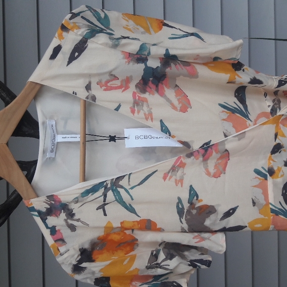 BCBGeneration Wrap Dress NWT Small - Picture 2 of 5